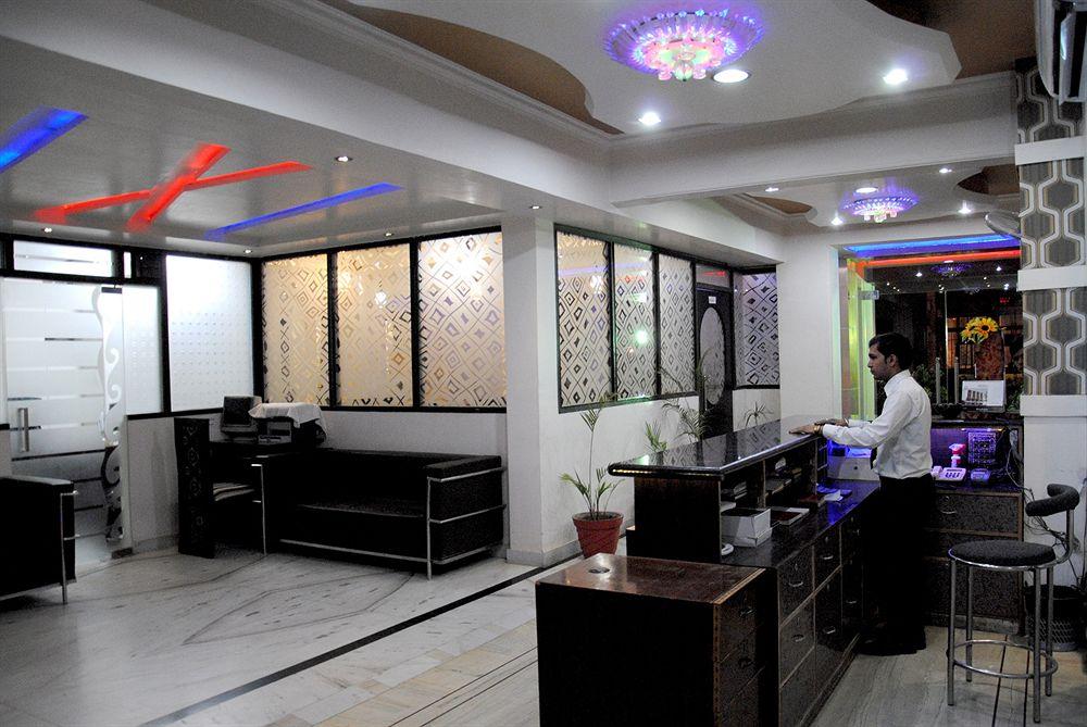 Fabexpress Alpine Hotel อัครา ภายนอก รูปภาพ