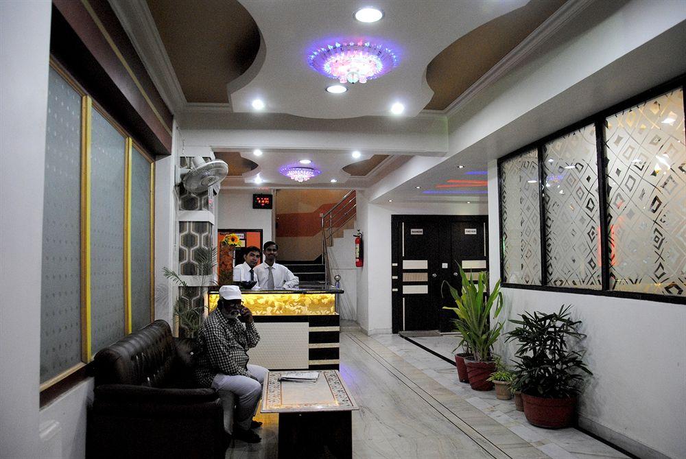 Fabexpress Alpine Hotel อัครา ภายนอก รูปภาพ