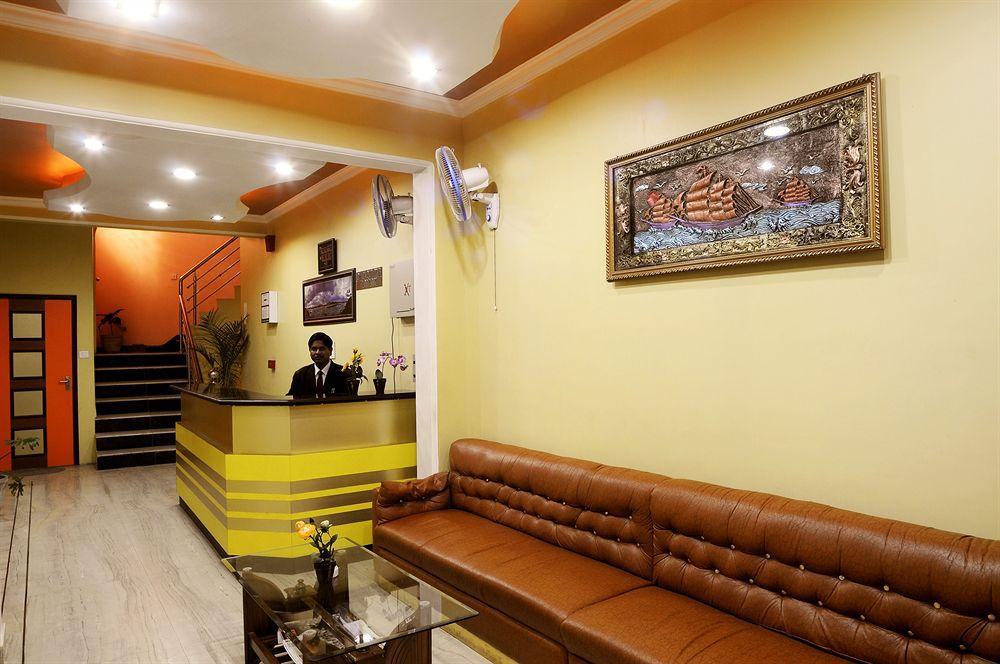Fabexpress Alpine Hotel อัครา ภายนอก รูปภาพ