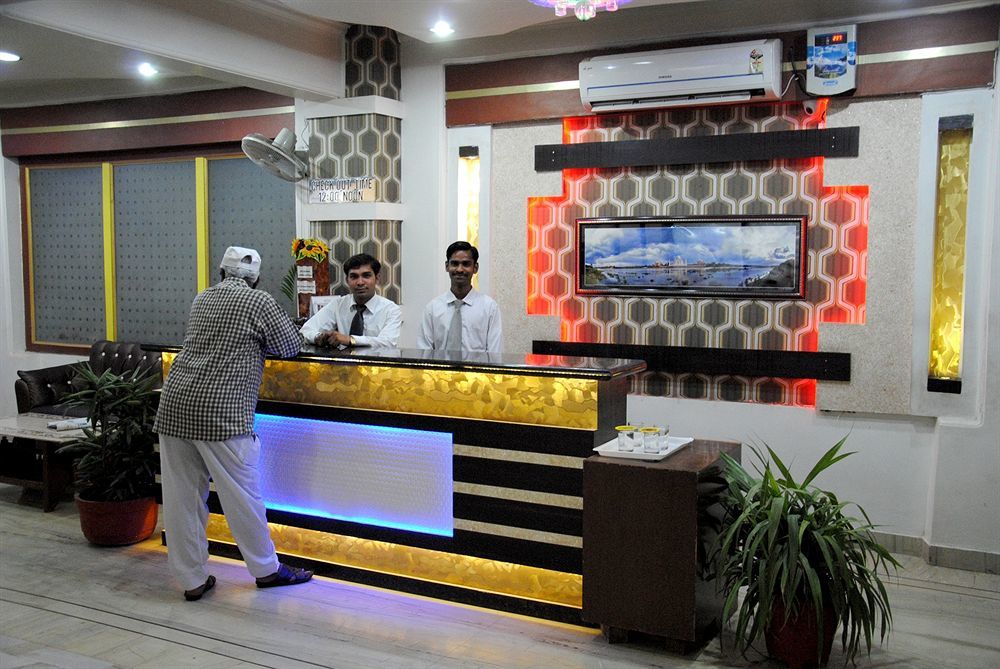 Fabexpress Alpine Hotel อัครา ภายนอก รูปภาพ