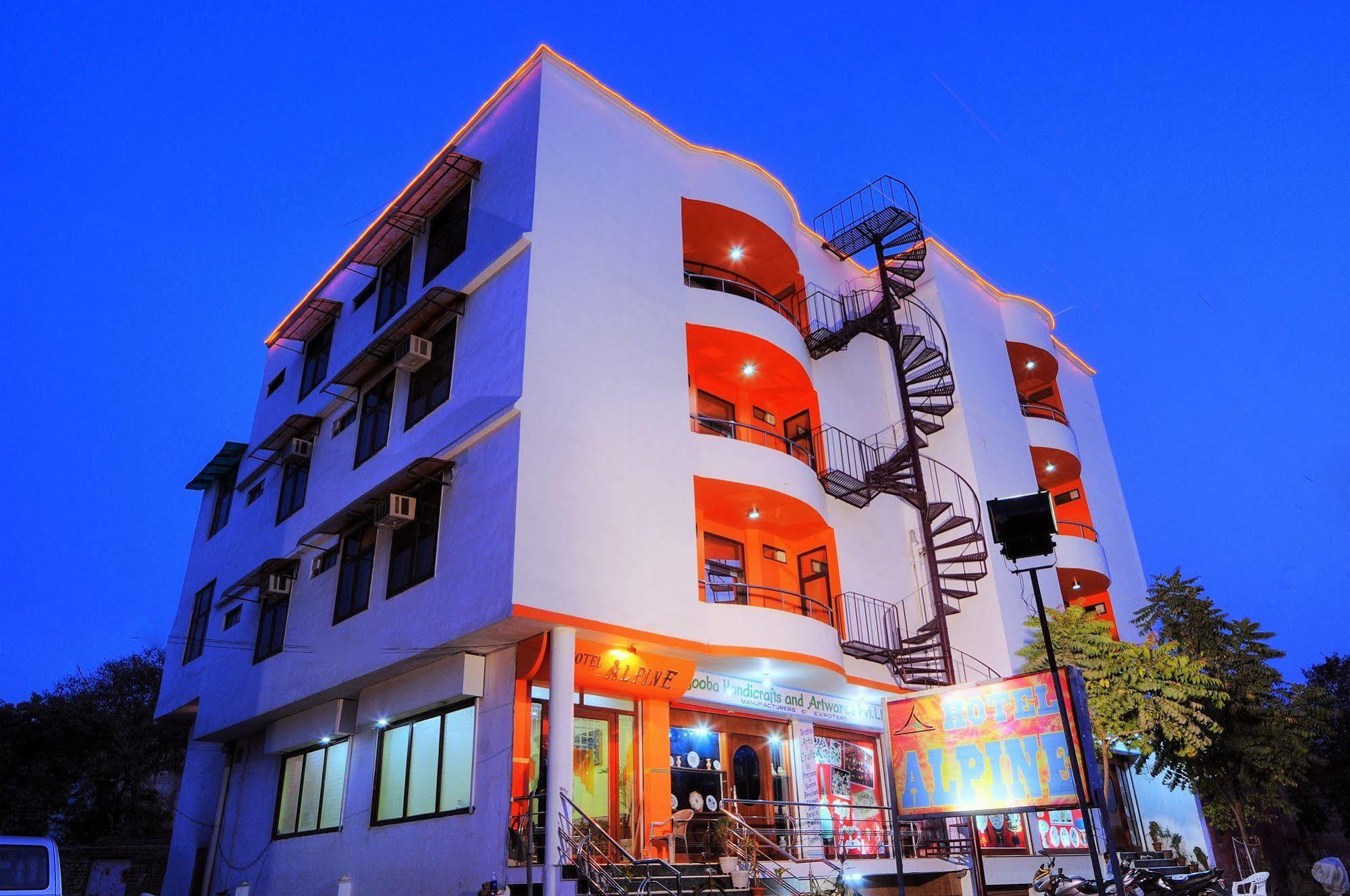 Fabexpress Alpine Hotel อัครา ภายนอก รูปภาพ